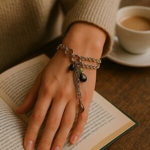 🖤 Silver & Black Chain Bracelet – Elegant Statement for Any Occasion